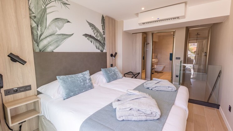 Superior Deluxe Suite